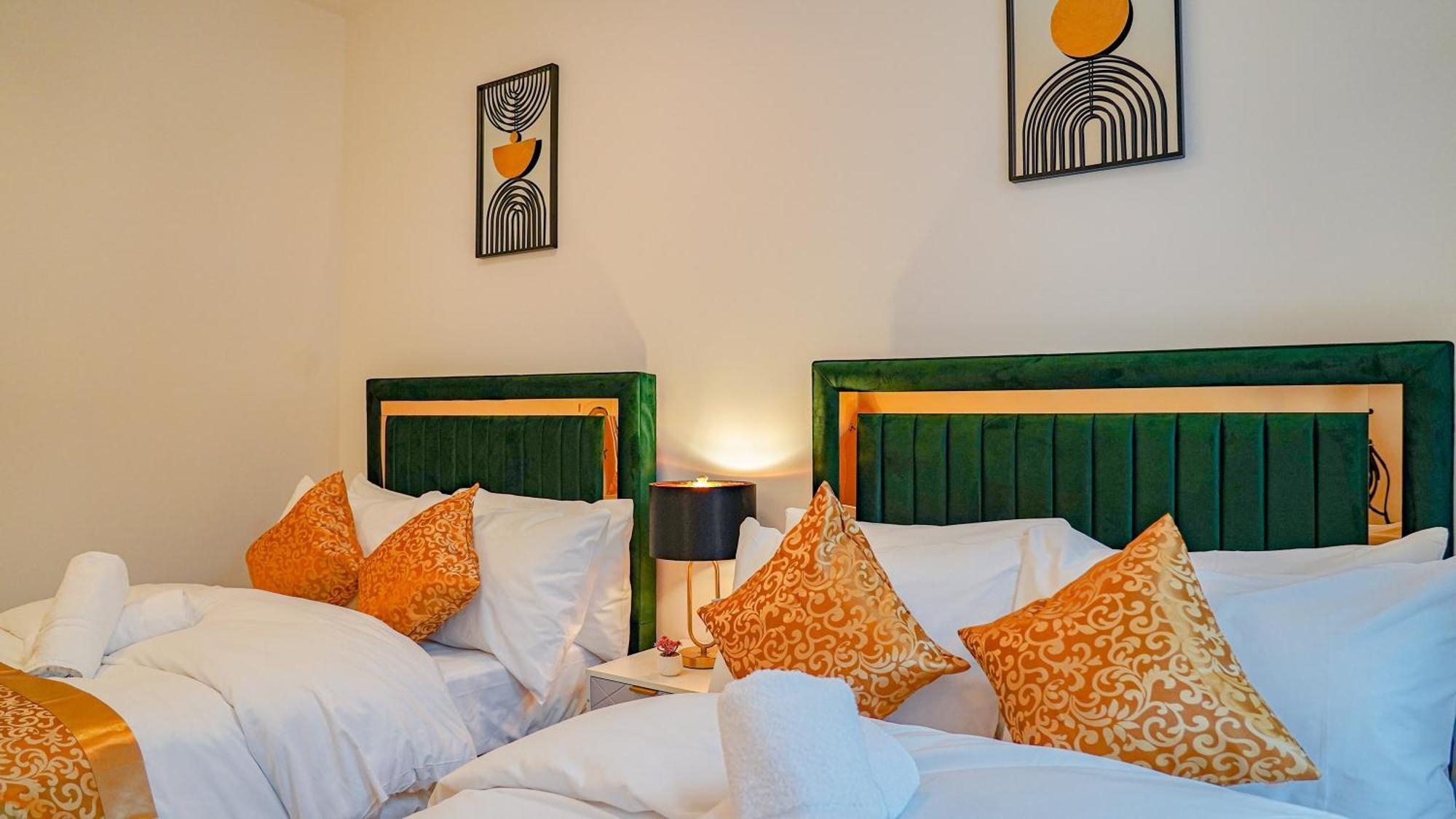 New Luxurious Stunning Block Apartments In Central Лондон Экстерьер фото